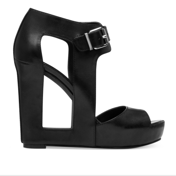 bcbg platform sandals